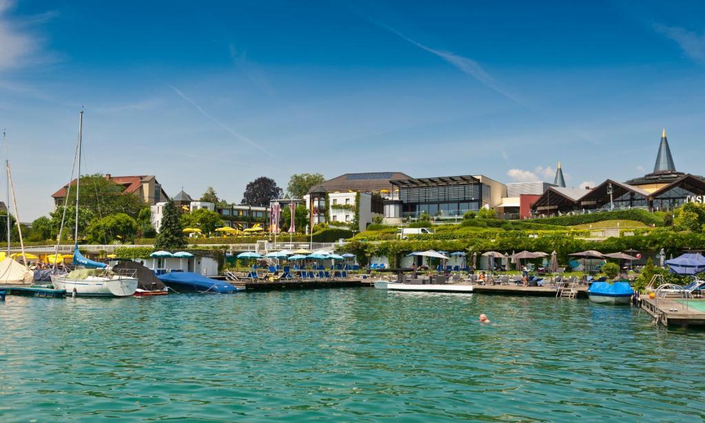 Casinohotel Velden เวลเดน อัม เวิร์ทเทอร์ซี ภายนอก รูปภาพ